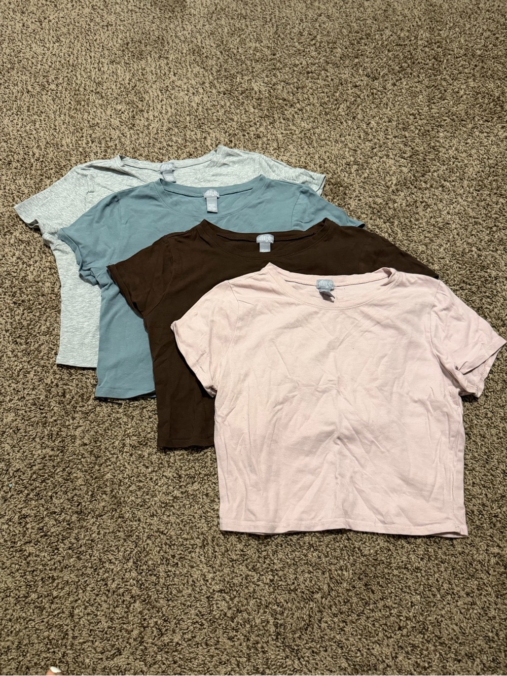 Tillys Womenโs XL Basic T-Shirt 4-Piece Bundle Gray Blue Brown Pink